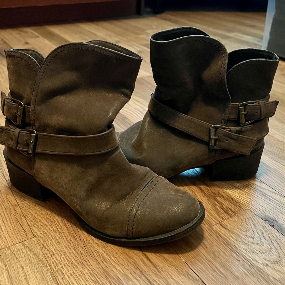 Rocket Dog Ankle Boots Size 7.5